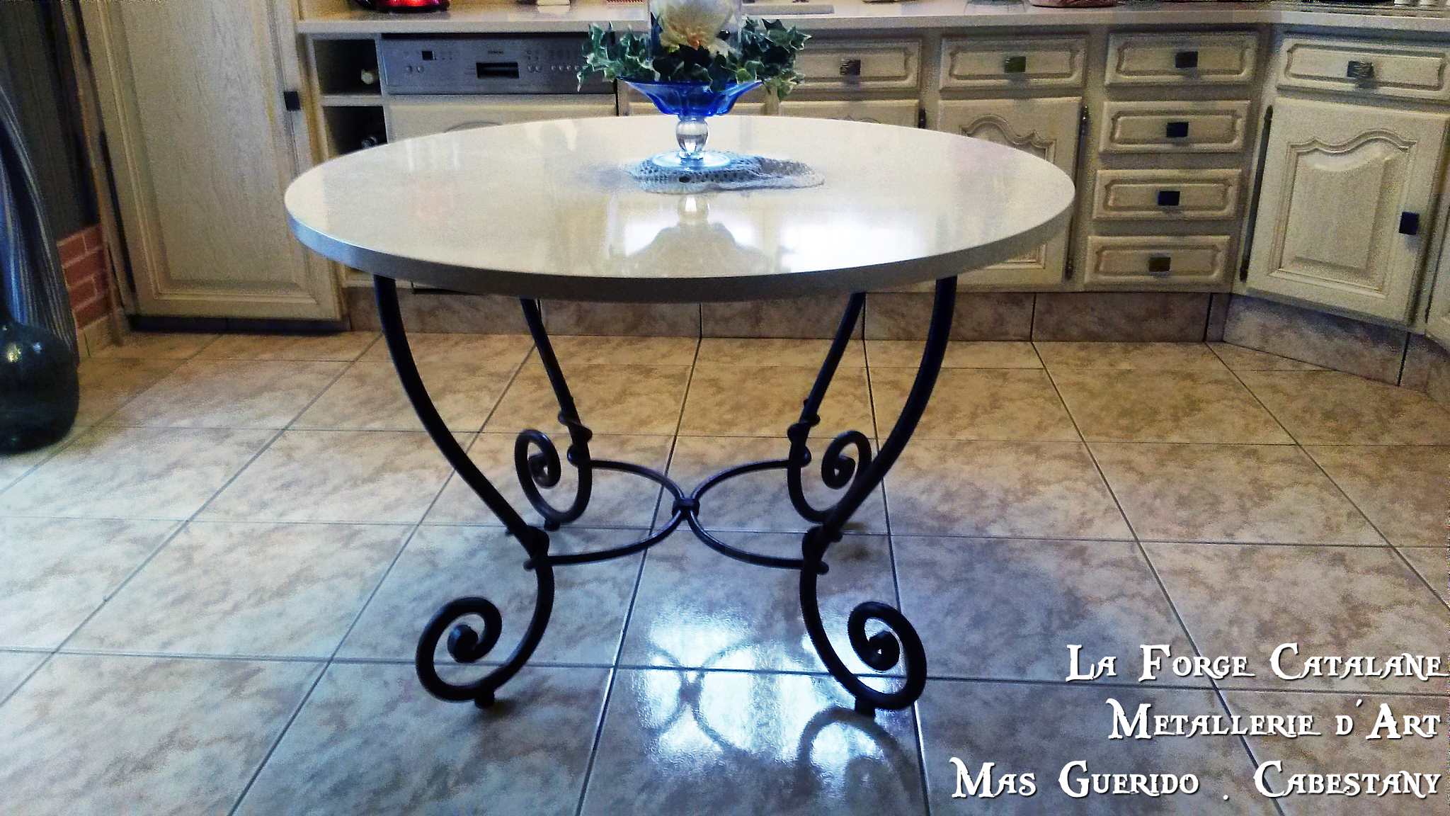 piettement de table travail chaud volutes forge catalane (3).jpg